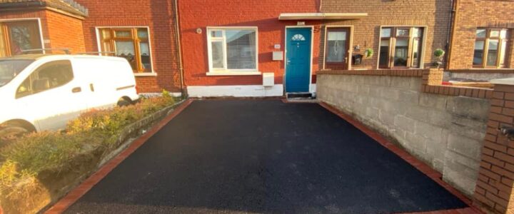 Tarmacadam Driveway with Red Brick Tarmacadam Driveway with Red Brick 1