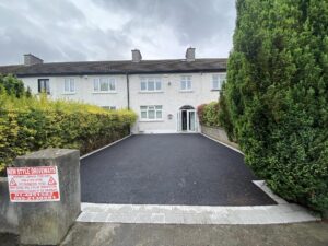 Asphalt driveway in Cabra