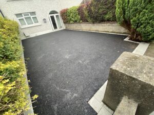 Asphalt driveway in Cabra