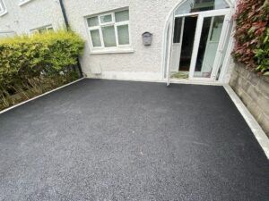 Asphalt driveway in Cabra