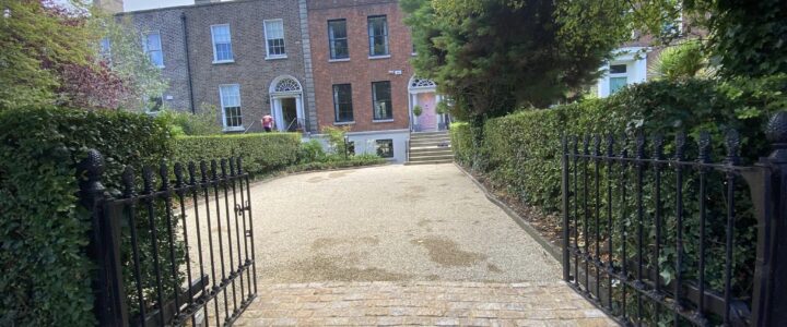 Tar and chip driveway with granite apron