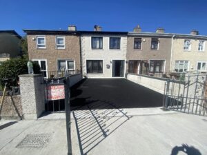 New asphalt driveway in Clondalkin