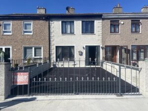 New asphalt driveway in Clondalkin